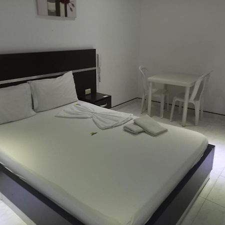 Hotel Suite Royal ميلغار المظهر الخارجي الصورة