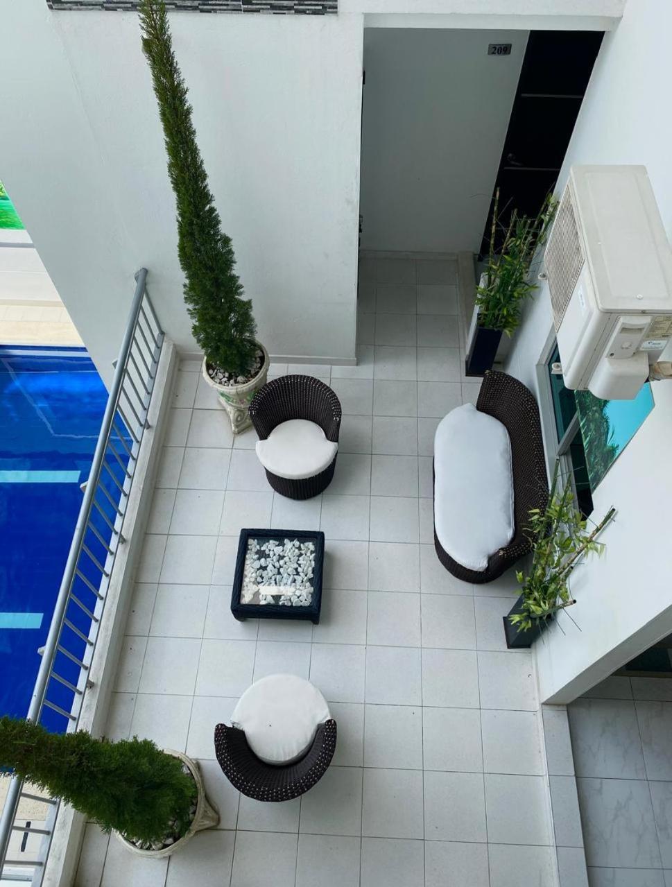 Hotel Suite Royal ميلغار المظهر الخارجي الصورة