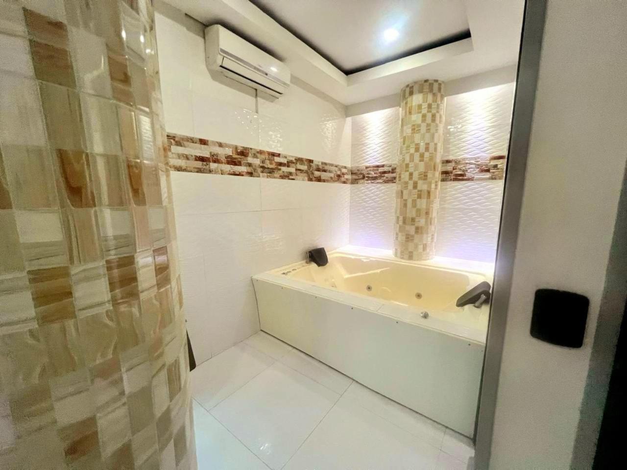 Hotel Suite Royal ميلغار المظهر الخارجي الصورة
