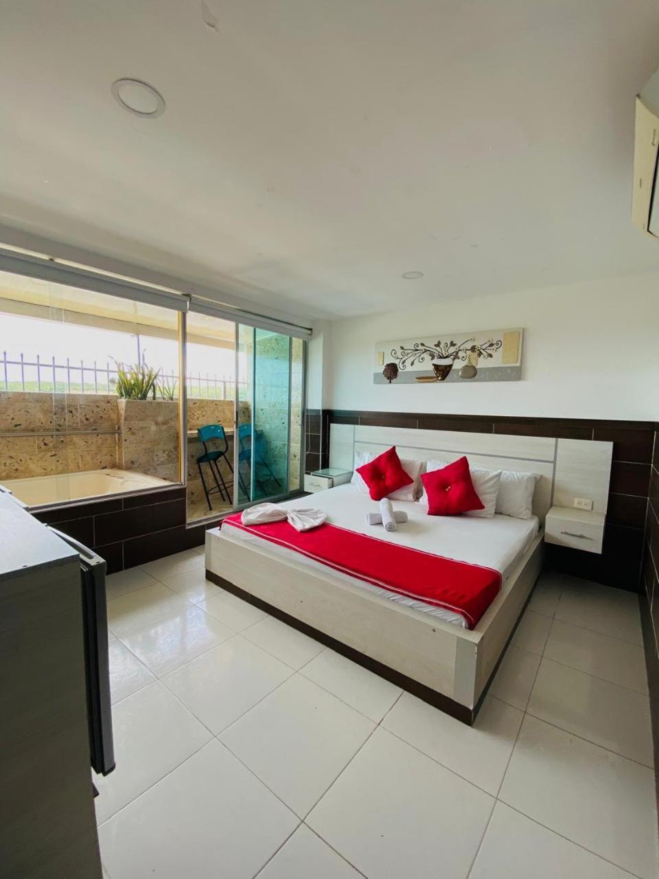 Hotel Suite Royal ميلغار المظهر الخارجي الصورة